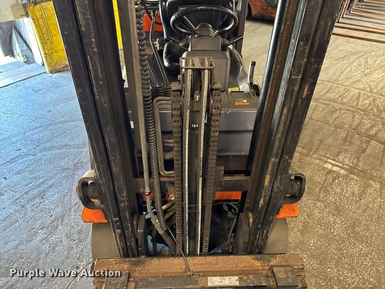 image for item FB5529 Toyota 7FGCU25 forklift