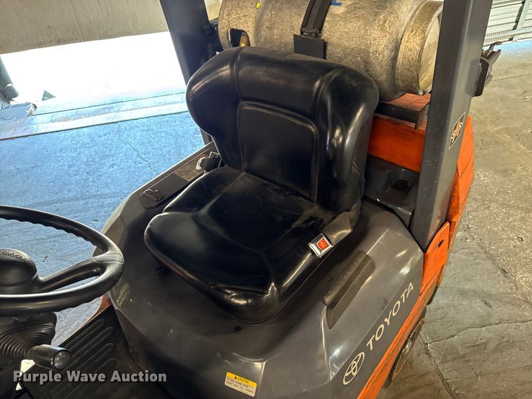 image for item FB5529 Toyota 7FGCU25 forklift