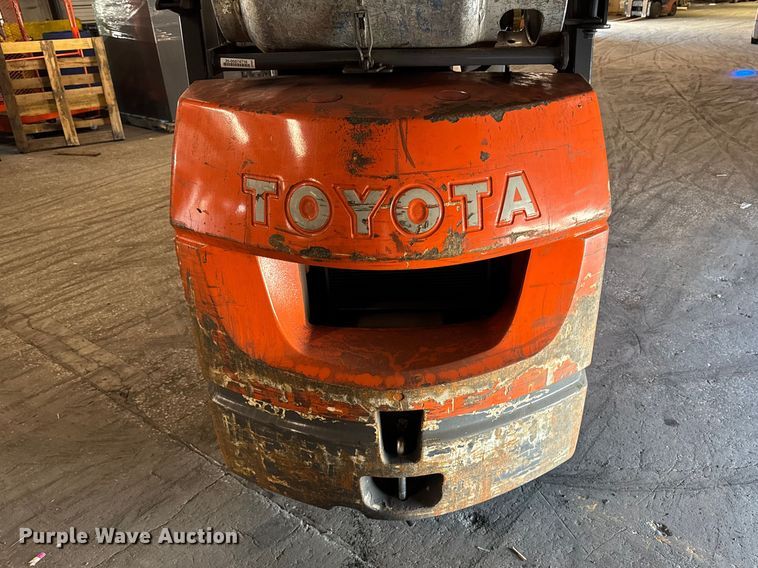 image for item FB5529 Toyota 7FGCU25 forklift