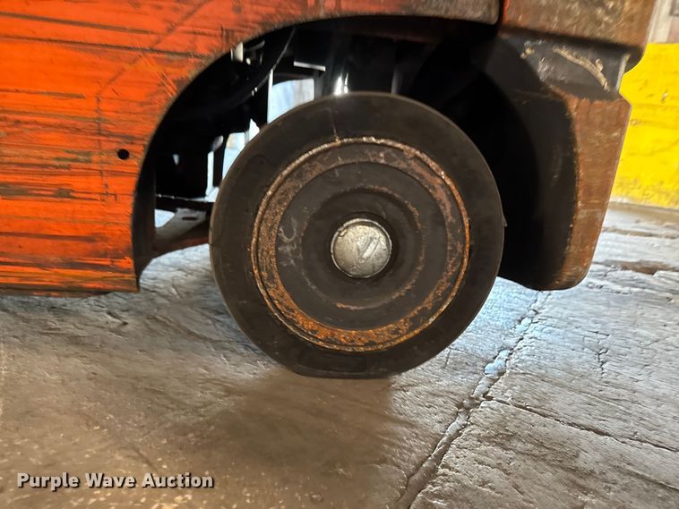 image for item FB5529 Toyota 7FGCU25 forklift