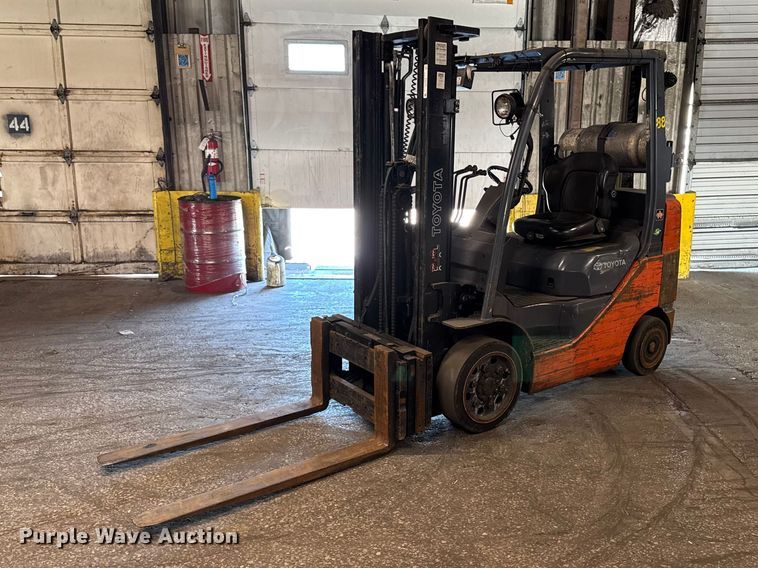 image for item FB5530 Toyota 8FGCU25 forklift