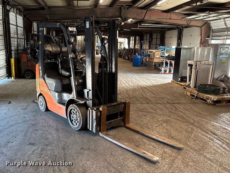 image for item FB5530 Toyota 8FGCU25 forklift