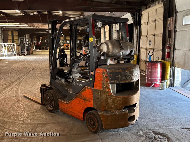 image for item FB5530 Toyota 8FGCU25 forklift