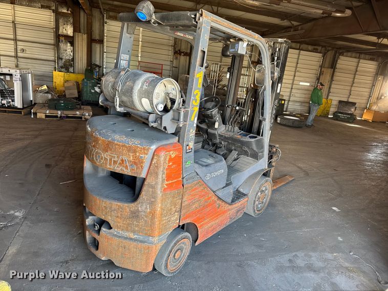 image for item FB5532 Toyota 8FGCU25 forklift