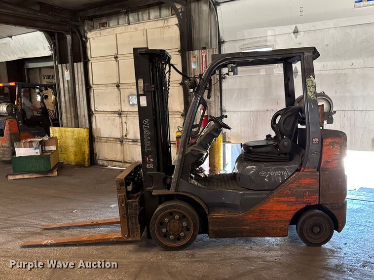 image for item FB5532 Toyota 8FGCU25 forklift