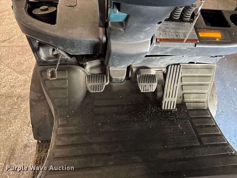 image for item FB5532 Toyota 8FGCU25 forklift