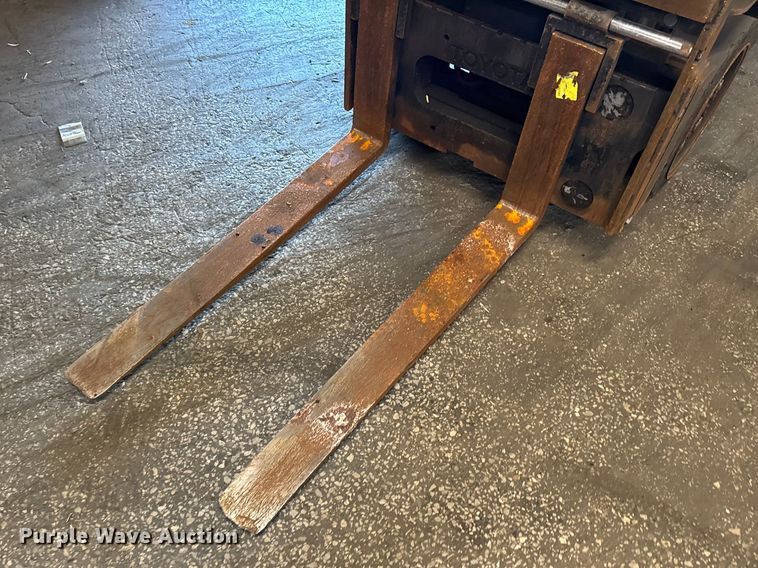 image for item FB5532 Toyota 8FGCU25 forklift