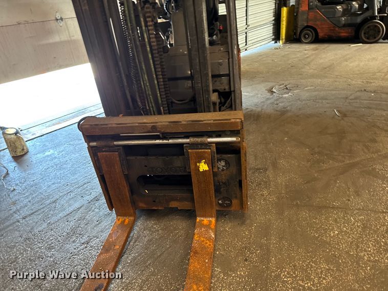 image for item FB5532 Toyota 8FGCU25 forklift
