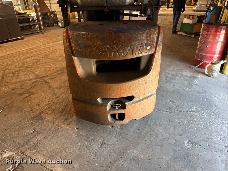 image for item FB5532 Toyota 8FGCU25 forklift