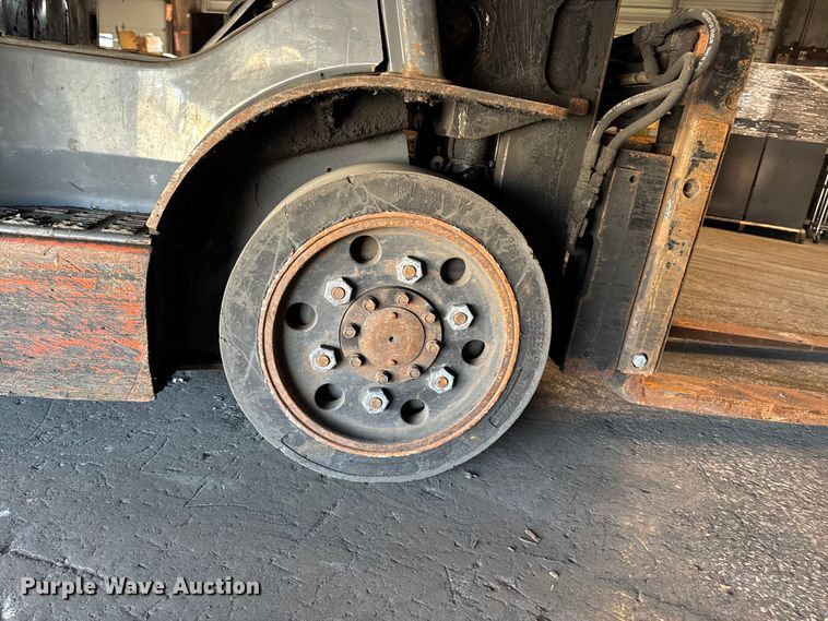 image for item FB5532 Toyota 8FGCU25 forklift