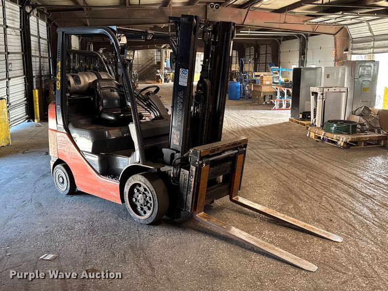 image for item FB5533 Toyota 8FGCU25 forklift