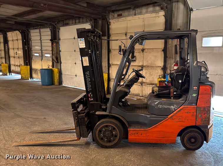 image for item FB5533 Toyota 8FGCU25 forklift