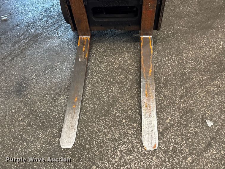 image for item FB5533 Toyota 8FGCU25 forklift