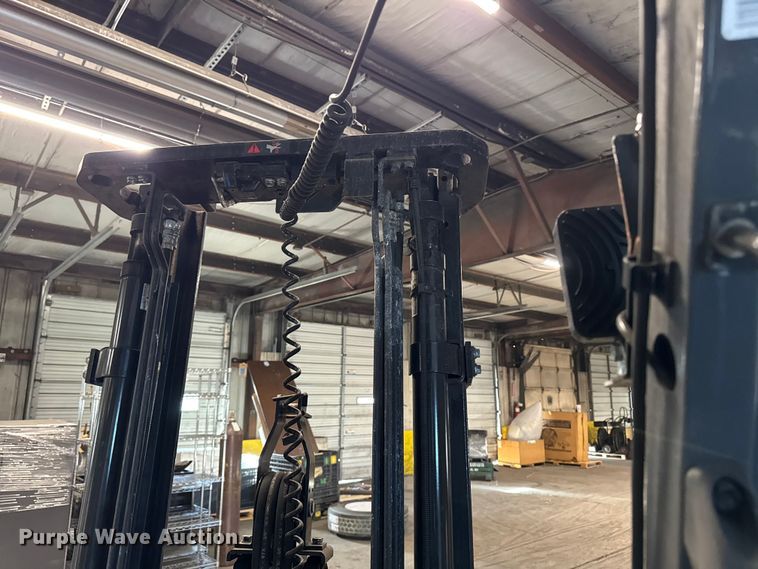 image for item FB5533 Toyota 8FGCU25 forklift