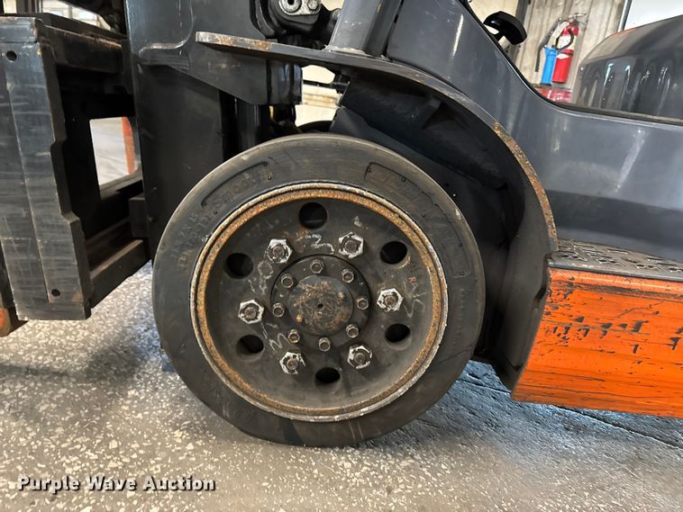 image for item FB5533 Toyota 8FGCU25 forklift