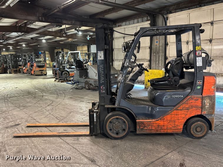 image for item FB5534 Toyota 8FGCU25 forklift