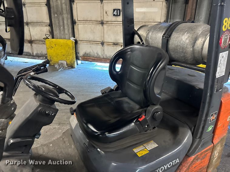 image for item FB5534 Toyota 8FGCU25 forklift