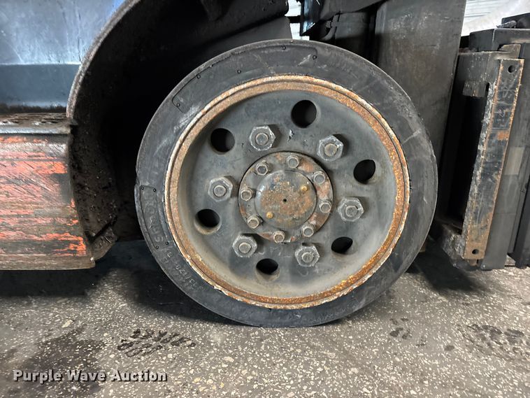 image for item FB5534 Toyota 8FGCU25 forklift