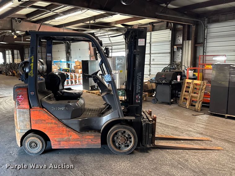 image for item FB5535 Toyota 8FGCU25 forklift
