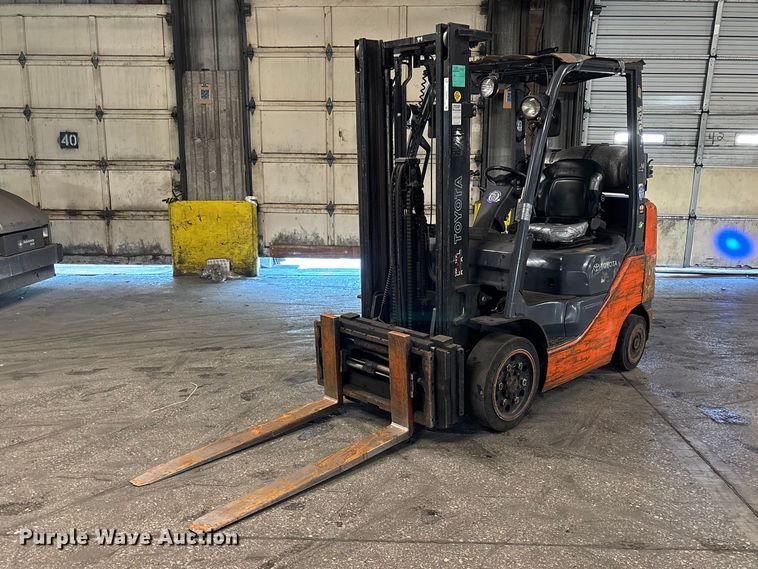 image for item FB5536 Toyota 8FGCU25 forklift