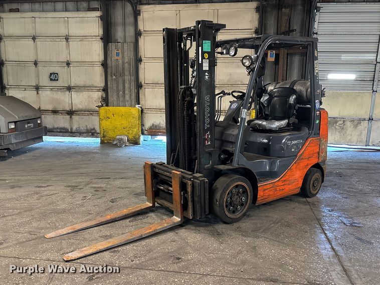 image for item FB5536 Toyota 8FGCU25 forklift