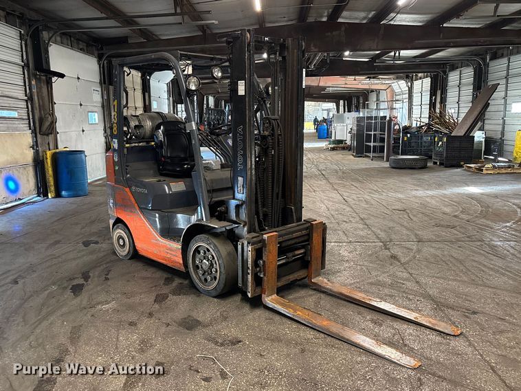 image for item FB5536 Toyota 8FGCU25 forklift