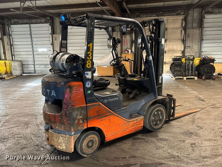 image for item FB5536 Toyota 8FGCU25 forklift