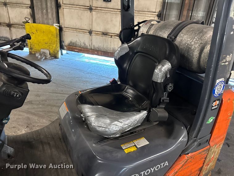 image for item FB5536 Toyota 8FGCU25 forklift