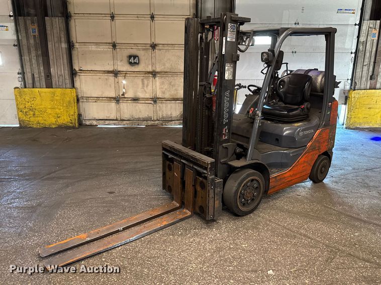 image for item FB5537 Toyota 8FGCU25 forklift