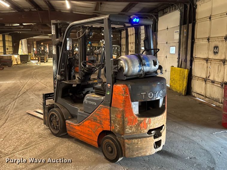 image for item FB5537 Toyota 8FGCU25 forklift