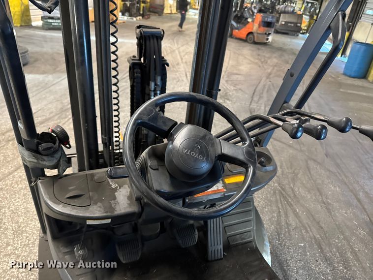 image for item FB5537 Toyota 8FGCU25 forklift