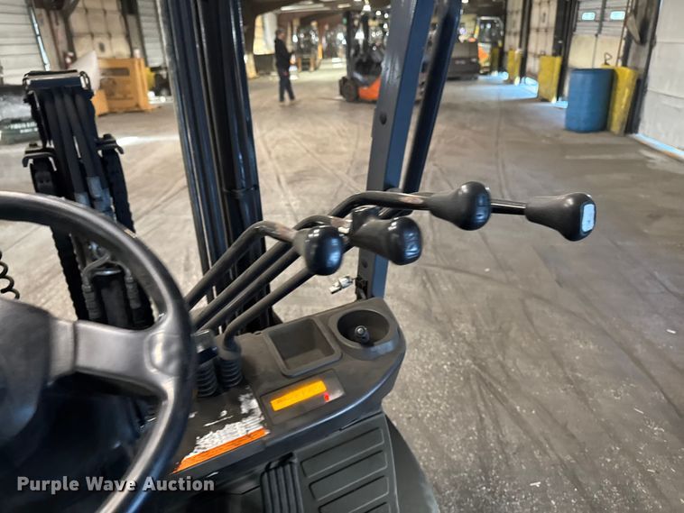 image for item FB5537 Toyota 8FGCU25 forklift