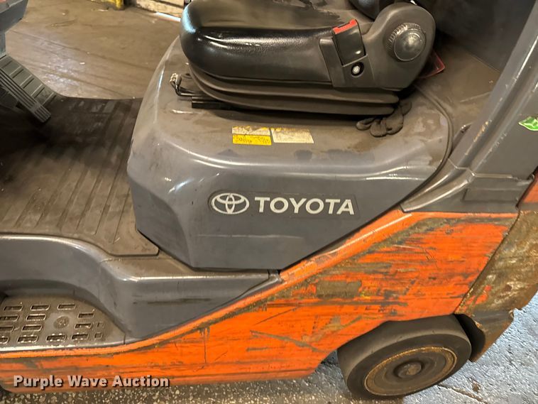 image for item FB5537 Toyota 8FGCU25 forklift
