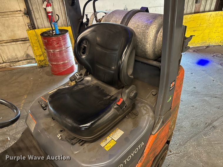 image for item FB5537 Toyota 8FGCU25 forklift