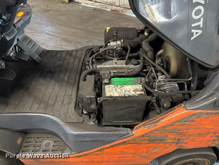 image for item FB5537 Toyota 8FGCU25 forklift