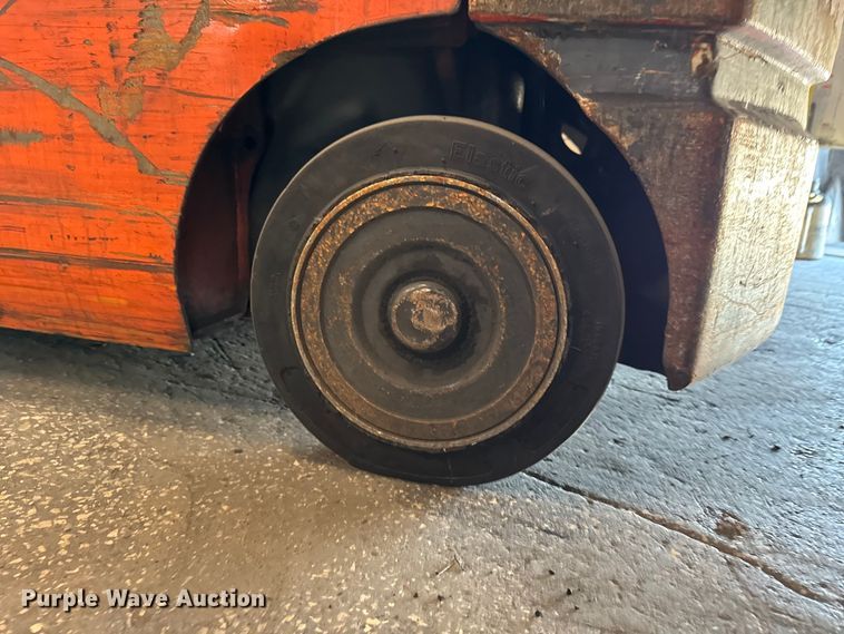 image for item FB5537 Toyota 8FGCU25 forklift