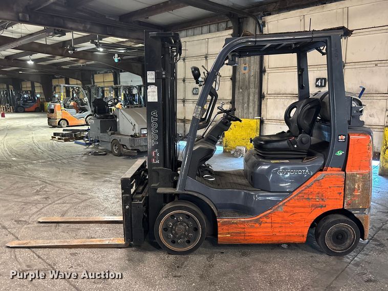 image for item FB5538 Toyota 8FGCU25 forklift