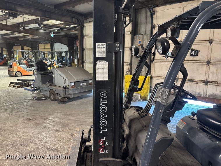 image for item FB5538 Toyota 8FGCU25 forklift
