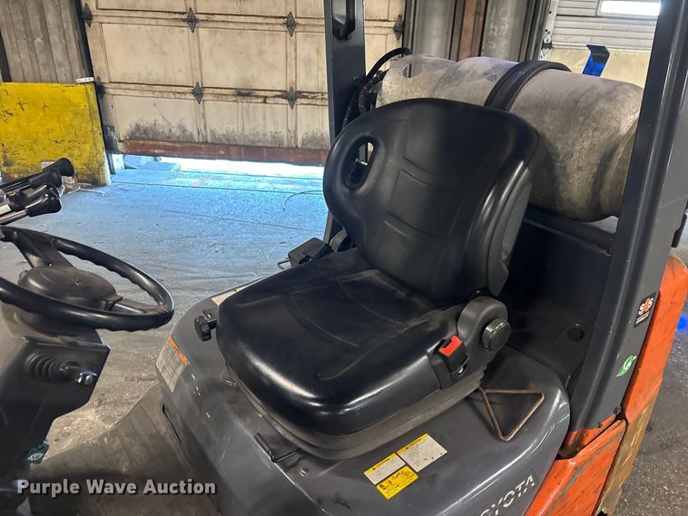 image for item FB5538 Toyota 8FGCU25 forklift