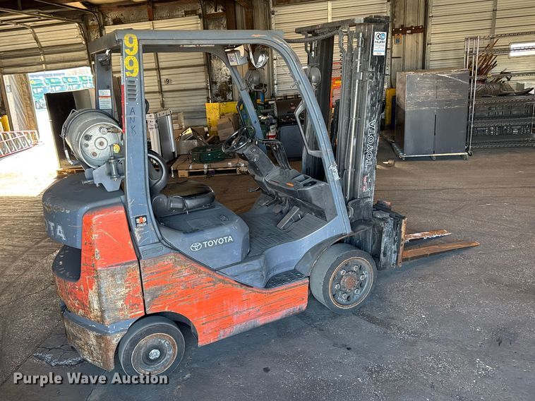 image for item FB5539 Toyota 8FGCU25 forklift