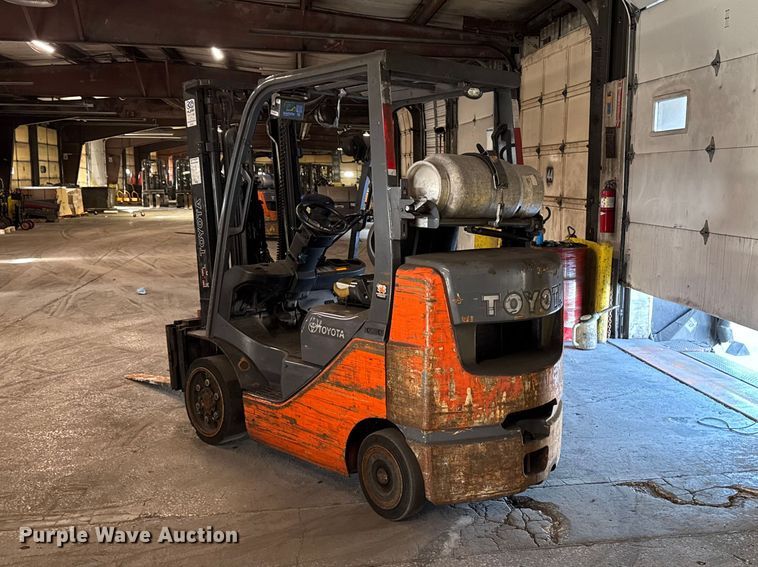 image for item FB5539 Toyota 8FGCU25 forklift