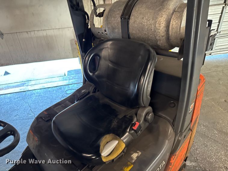 image for item FB5539 Toyota 8FGCU25 forklift