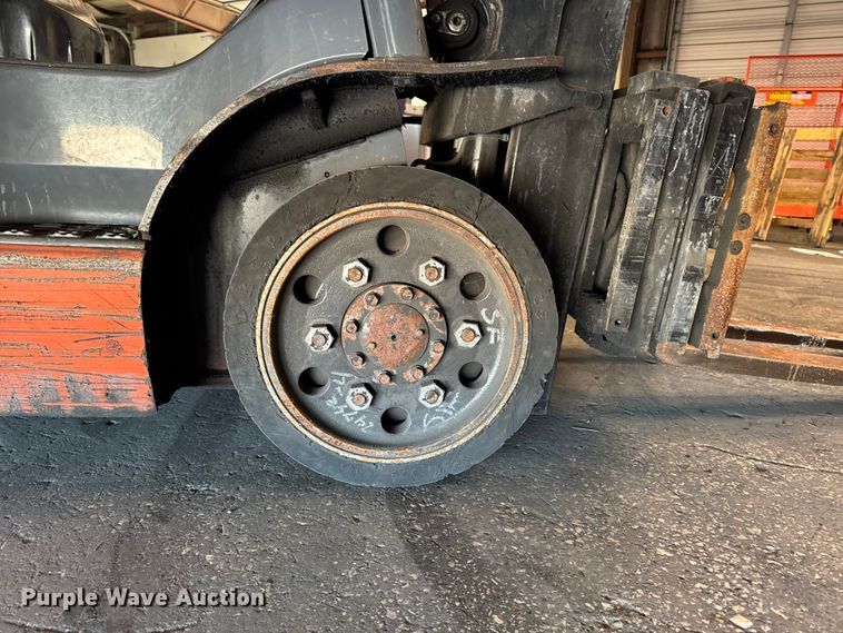 image for item FB5539 Toyota 8FGCU25 forklift