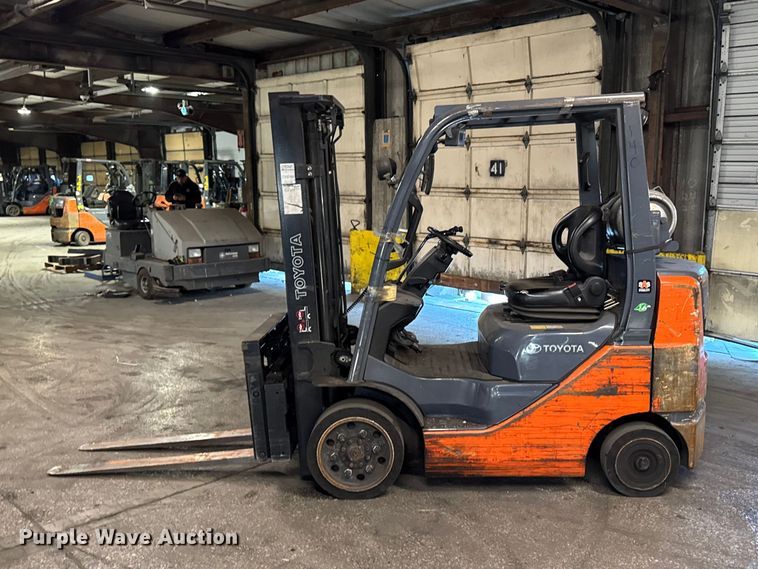 image for item FB5541 Toyota 8FGCU25 forklift