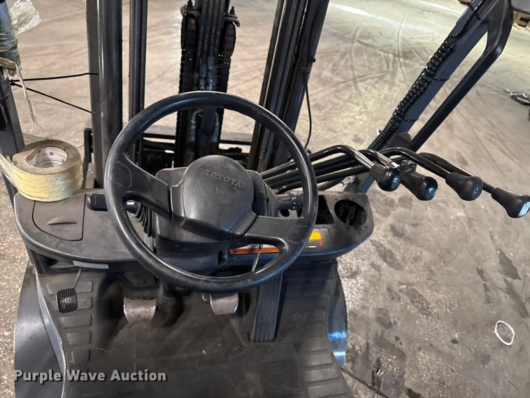 image for item FB5541 Toyota 8FGCU25 forklift