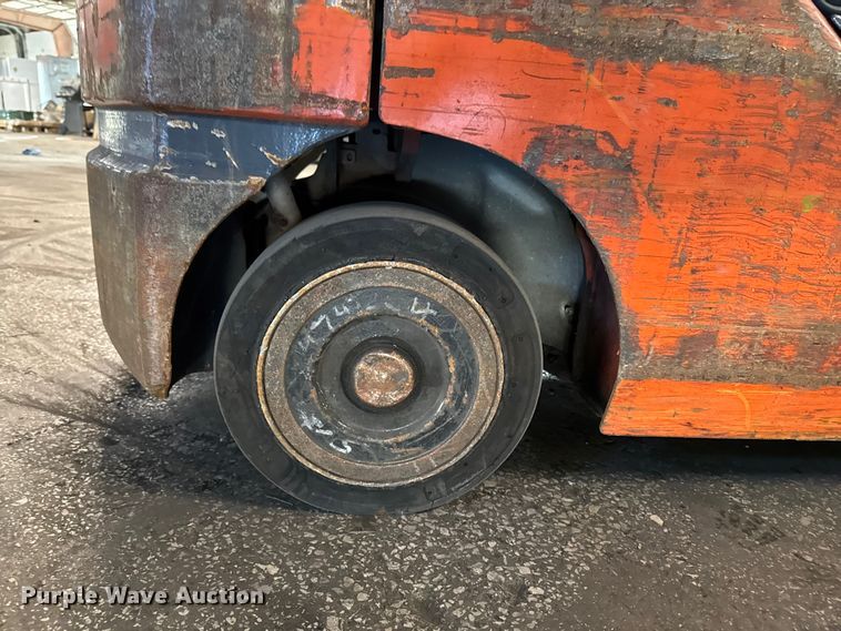 image for item FB5541 Toyota 8FGCU25 forklift