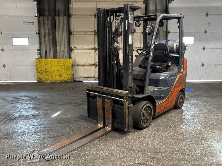 image for item FB5542 Toyota 8FGCU25 forklift