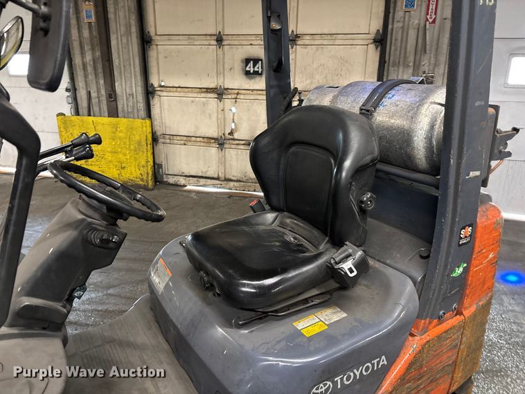 image for item FB5542 Toyota 8FGCU25 forklift