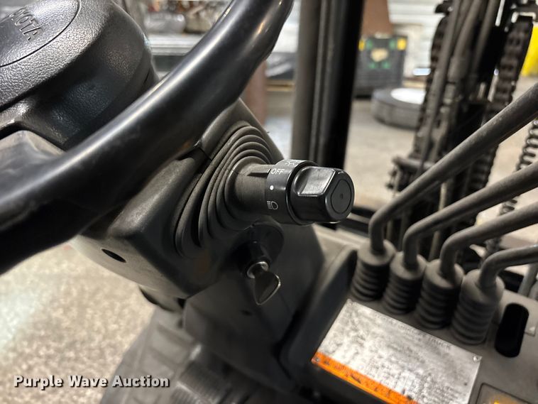 image for item FB5542 Toyota 8FGCU25 forklift