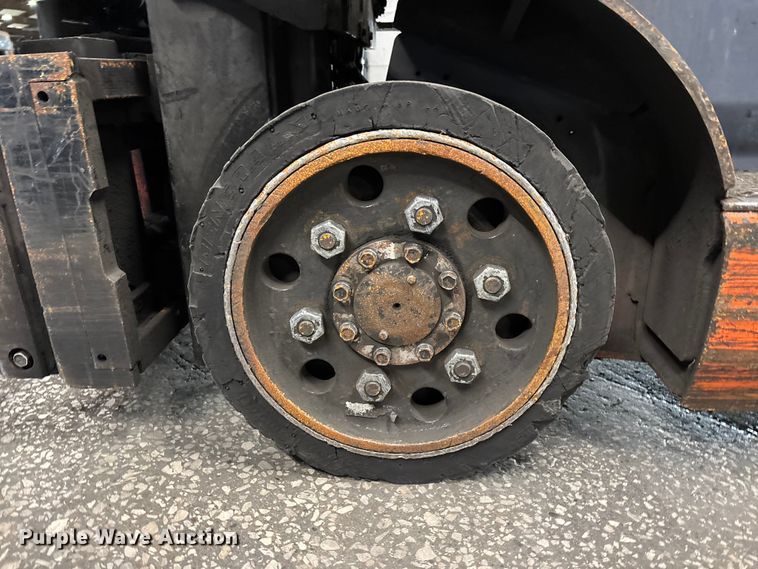 image for item FB5542 Toyota 8FGCU25 forklift